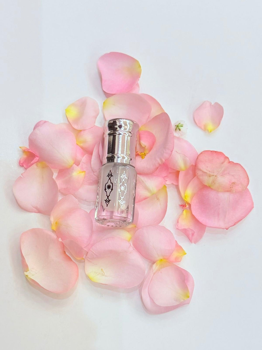 Rose Musk floral attar,
Turkish rose musk perfume,
Elegant floral musk scent,
Rich honeyed rose fragrance,
Vintage rose attar oil